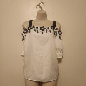Women's off shoulder Applica Blouse See Description for Size